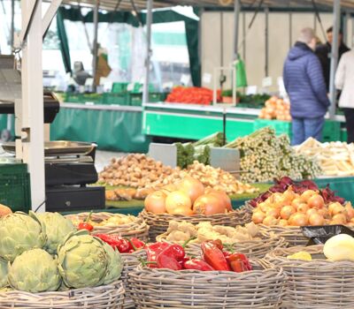 Marktstand auf dem Wochenmarkt in Wiedenbrück